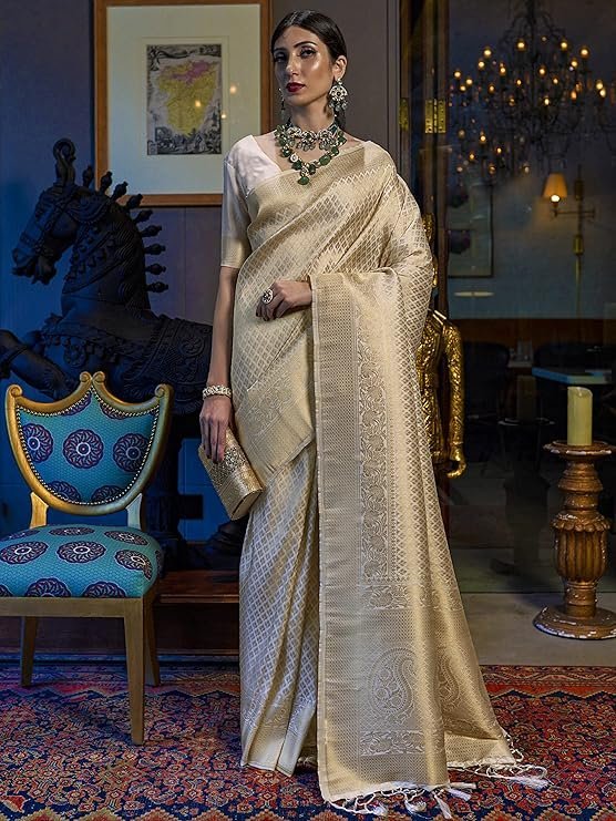 AKHILAM Women's Silk Blend Bandhani Print Kanjivaram Saree Saree With Unstitched Blouse Piece Creamy White - Image 3